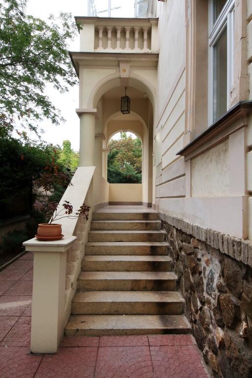 Historic Villa Apartments Prag Exterior foto