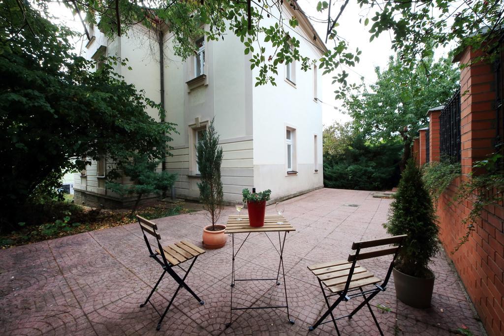 Historic Villa Apartments Prag Zimmer foto